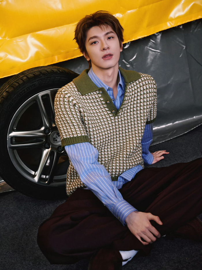 球友会直播-林一赛车手造型曝光，利落挺拔荷尔蒙拉满|电影感大片|发型|赛车服|大片|同学_新浪娱乐_新浪新闻